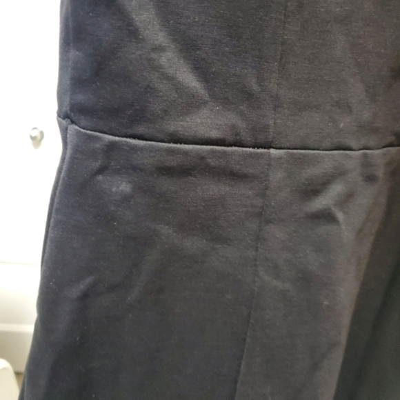 Elegant Black Midi Dress - Picture 10 of 11